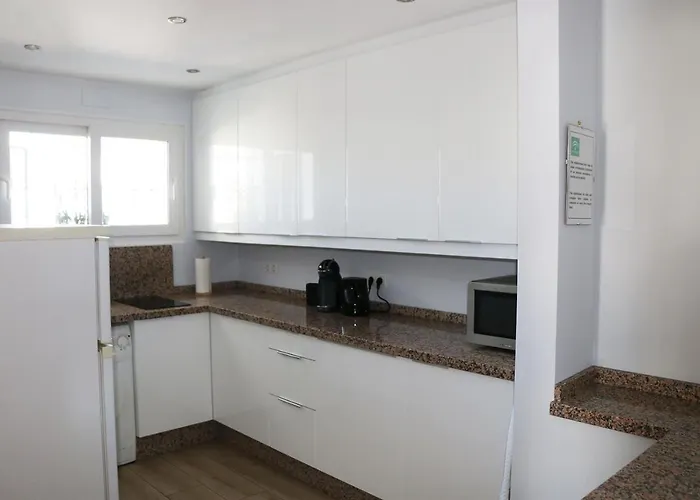 2 Bedroom Paradorares Ne Nerja