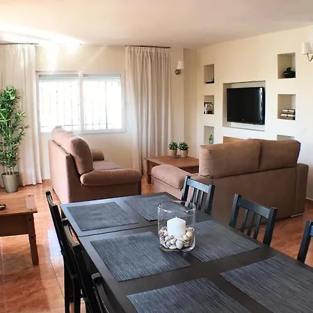 2 Bedroom Paradorares Ne Appartement Nerja
