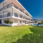 Apartmán 2 Bedroom Paradorares Ne *